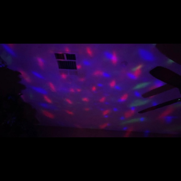 DISNEY PARKS Exclusive- BRAND NEW LED Light Up Mickey Film Reel Bubble blower - Picture 14 of 14